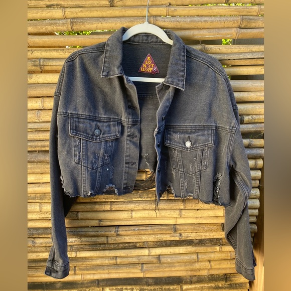 California cropped black jean jacket - Picture 2 of 3